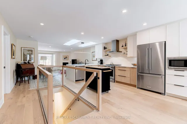 Additional image 6 of 5255 Lakeshore Rd Unit 57