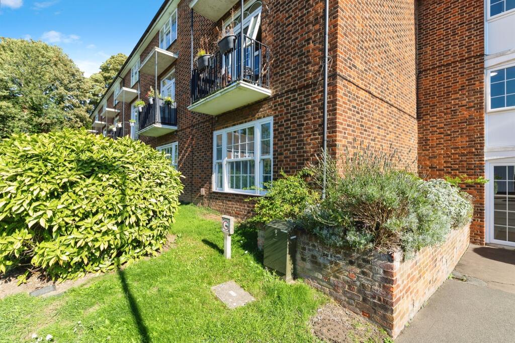 Additional image 14 of Park Close, Hatfield