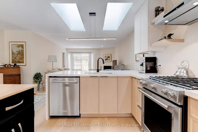 Additional image 12 of 5255 Lakeshore Rd Unit 57