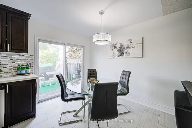 Additional image 18 of 1049 Kennedy Circ