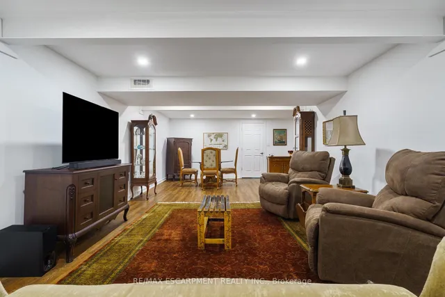 Additional image 37 of 353 Park St