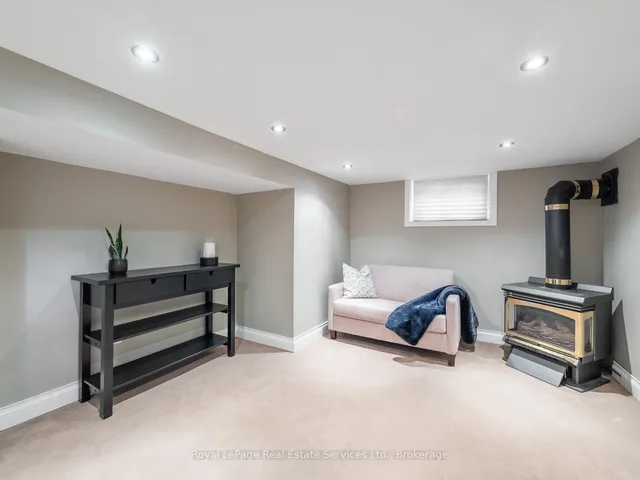 Additional image 32 of 938 King Rd