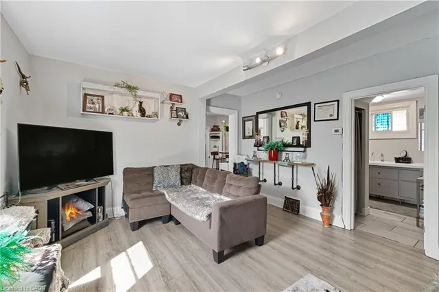 Additional image 11 of 110 Emerson St