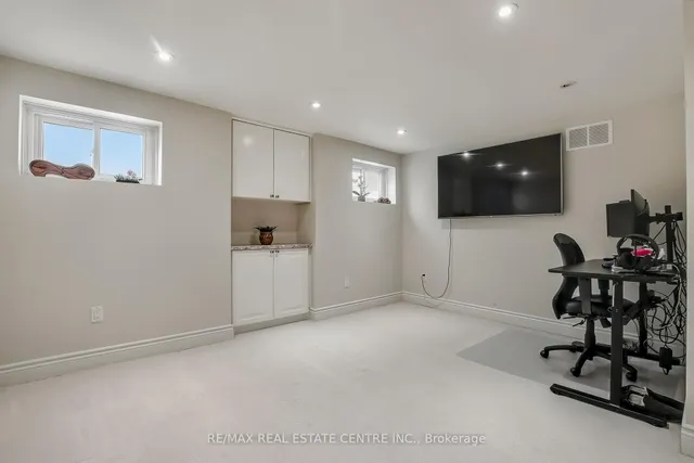 Additional image 34 of 820 Hemlock Dr