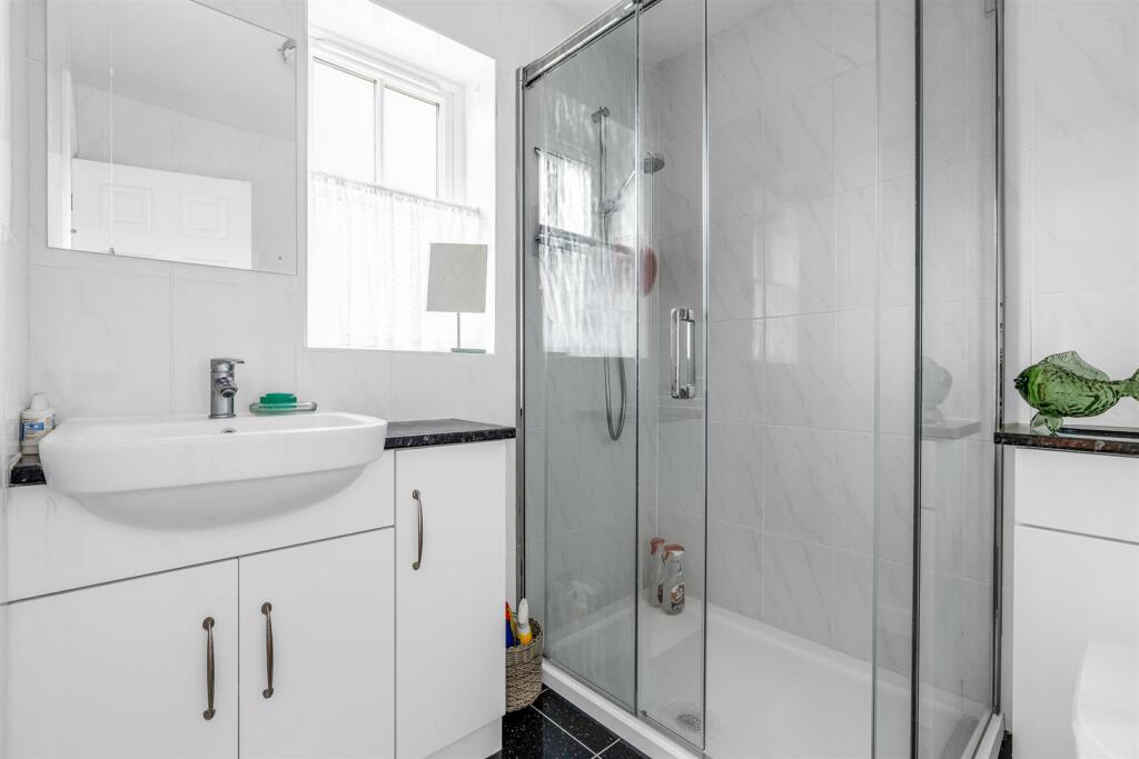 Additional image 12 of Welwyn Hall Gardens, Welwyn