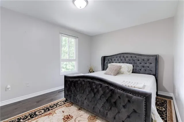 Additional image 13 of 5475 Lakeshore Rd Unit 19