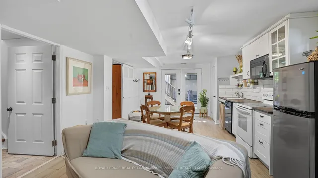 Additional image 31 of 47 Livingstone Dr