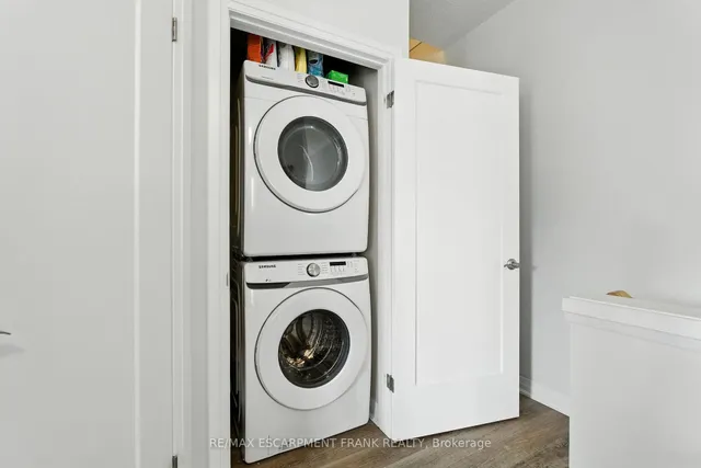 Additional image 26 of 9 Laguna Village Cres