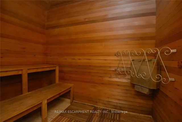 Additional image 35 of 2035 Appleby Line Unit 103