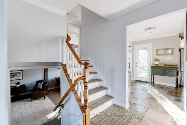 Additional image 24 of 37 WEST Ave