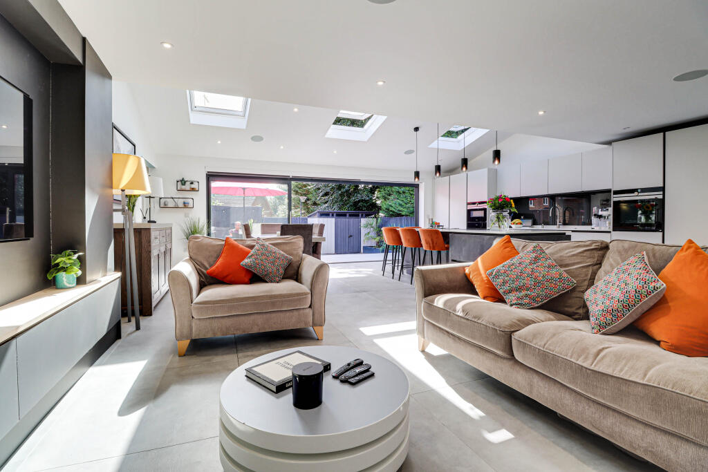 Additional image 7 of Laburnum Grove, St. Albans, Hertfordshire, AL2