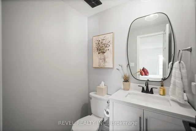 Additional image 31 of 2058 Brant St Unit 3