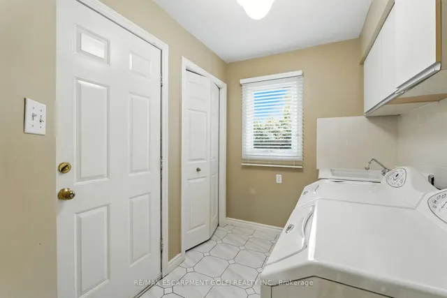 Additional image 23 of 6 Renata Crt