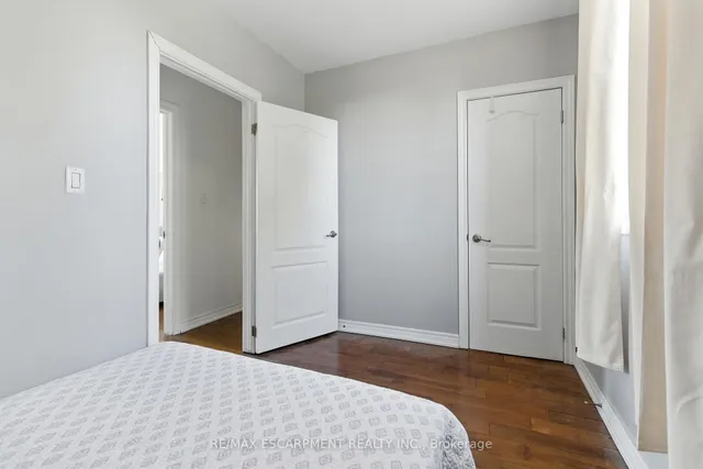 Additional image 27 of 78 OAK Ave