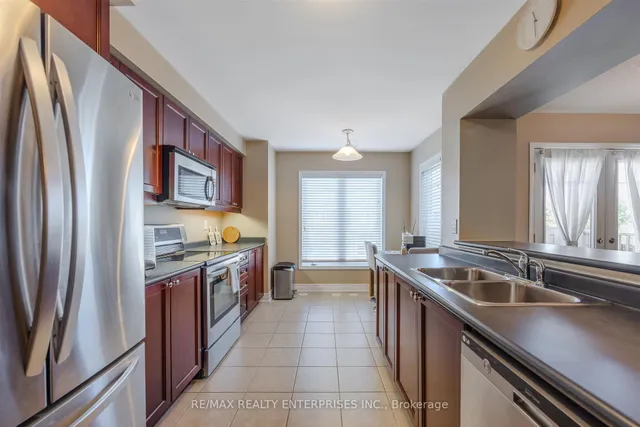 Additional image 20 of 568 Attenborough Terr