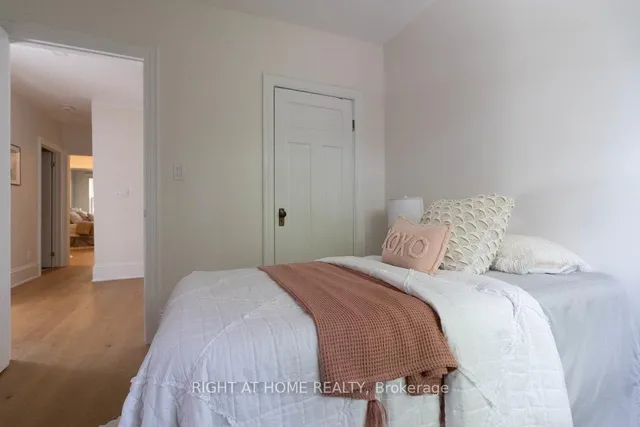 Additional image 40 of 24 Strathcona Ave