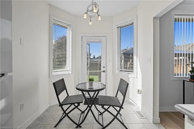 Additional image 23 of 55 Northern Breeze St Unit 33