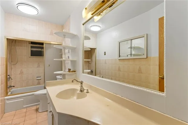 Additional image 9 of 11 Holton Ave