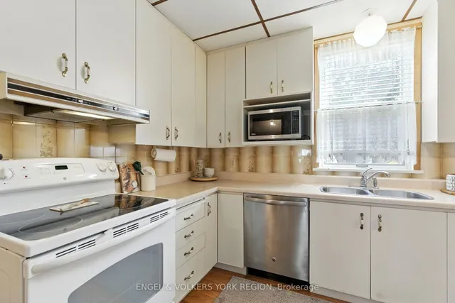 Additional image 10 of 484 John St