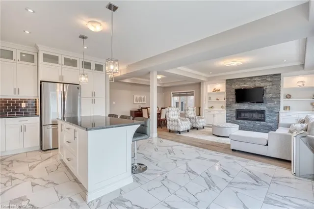 Additional image 14 of 16 Eringate Crt