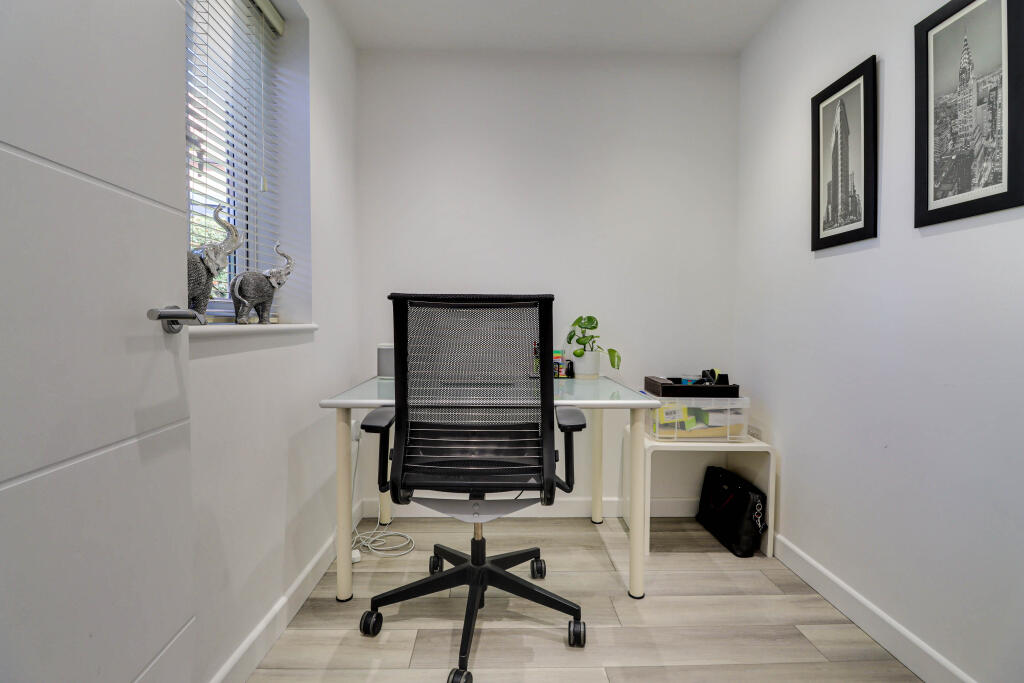 Additional image 12 of Laburnum Grove, St. Albans, Hertfordshire, AL2