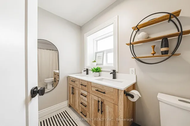 Additional image 26 of 469 Claridge Rd Unit 1