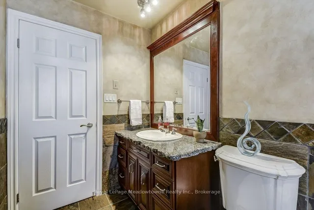 Additional image 26 of 61 Duncan Ave