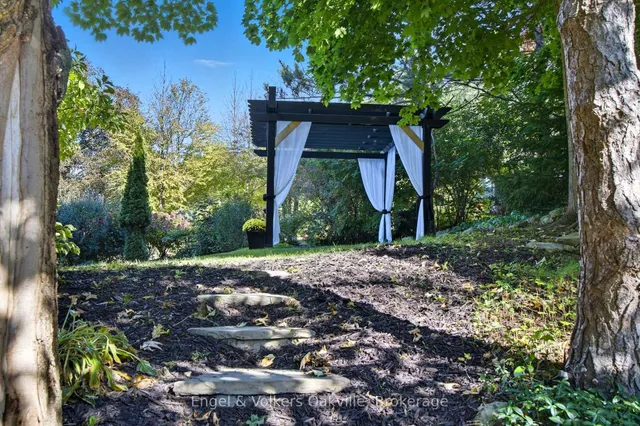 Additional image 41 of 50 Oak Ave