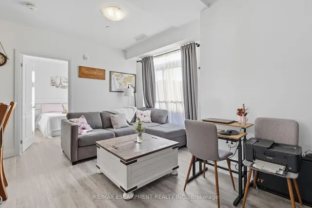 Additional image 9 of 1 Redfern Ave Unit 426