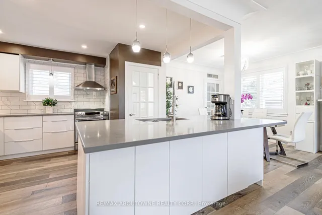 Additional image 13 of 2105 Maplewood Dr