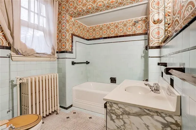 Additional image 34 of 99 Blake St