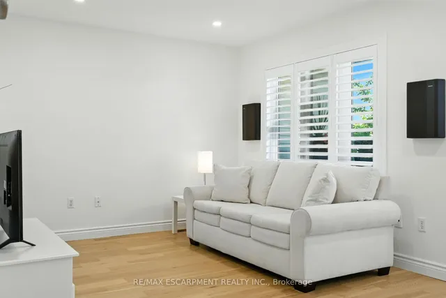 Additional image 19 of 5090 FAIRVIEW St Unit 48