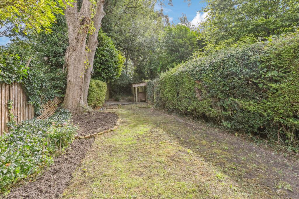 Additional image 25 of Pickford Road, Markyate, Hertfordshire