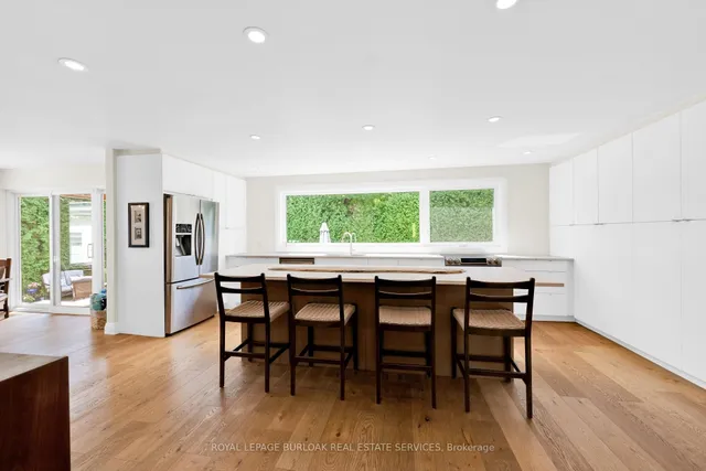 Additional image 11 of 912 Boothman Ave