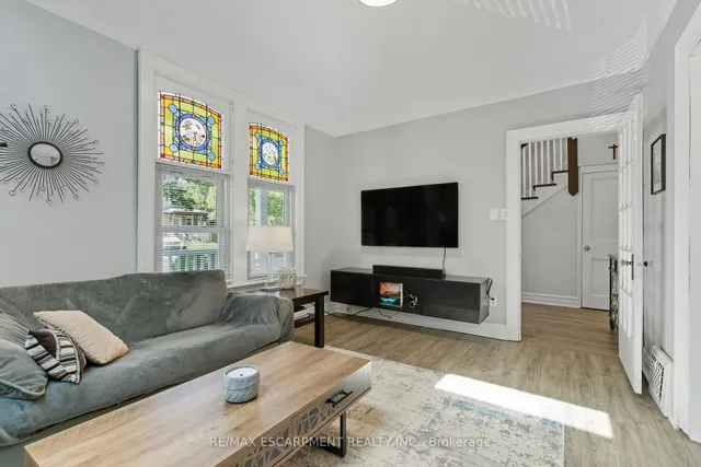 Additional image 10 of 33 Broadway Ave