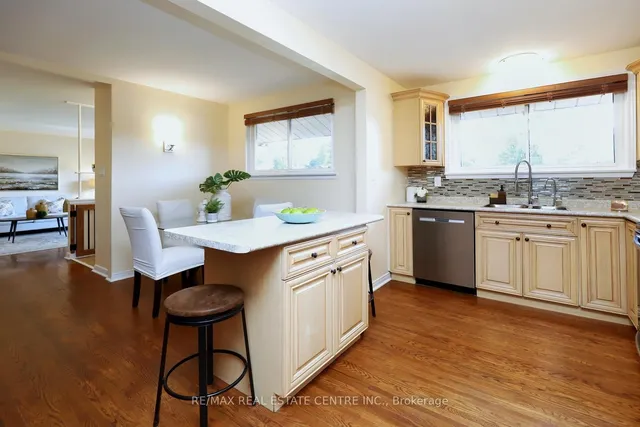 Additional image 20 of 345 Maplewood Cres