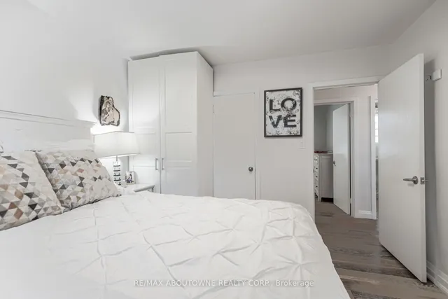 Additional image 20 of 2105 Maplewood Dr