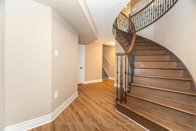 Additional image 35 of 9 Lorupe Crt