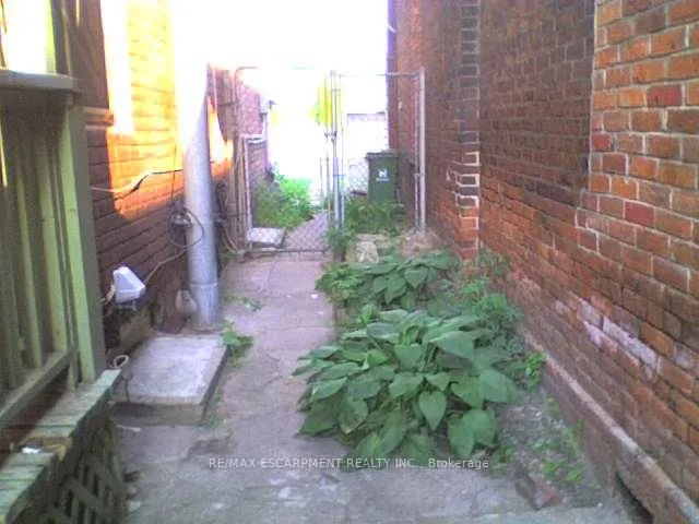 Additional image 23 of 59 VICTORIA Ave