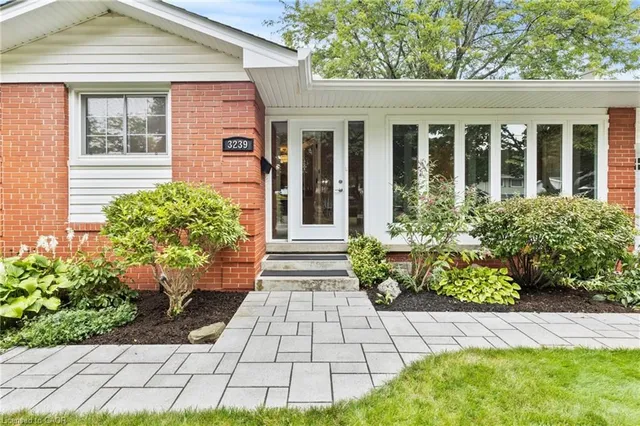 Additional image 4 of 3239 Sprucehill Ave