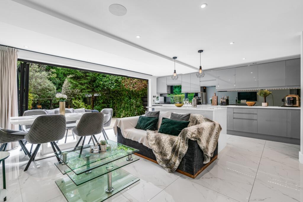 Property image for Broomhills, Welwyn Garden City, Hertfordshire, AL7