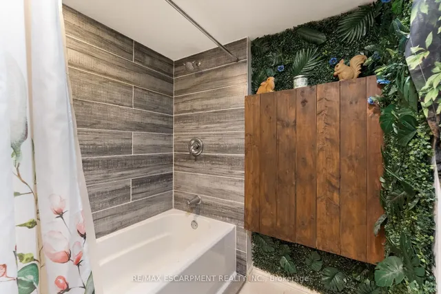 Additional image 36 of 425 Greenhill Ave