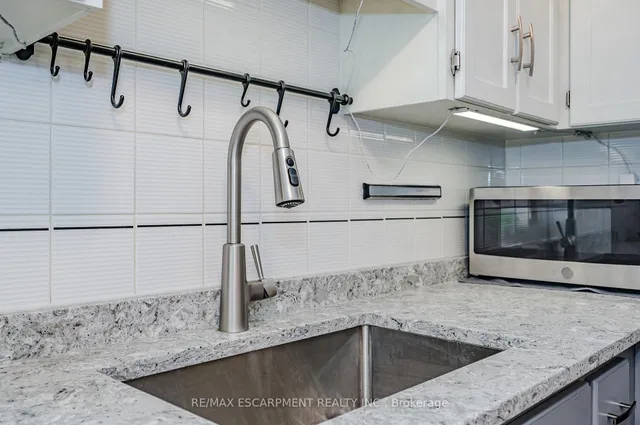 Additional image 16 of 38 Elora Dr Unit 21