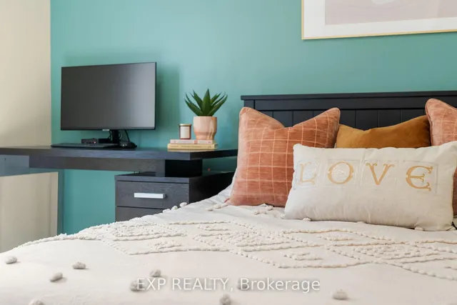 Additional image 28 of 986 Farmstead Dr