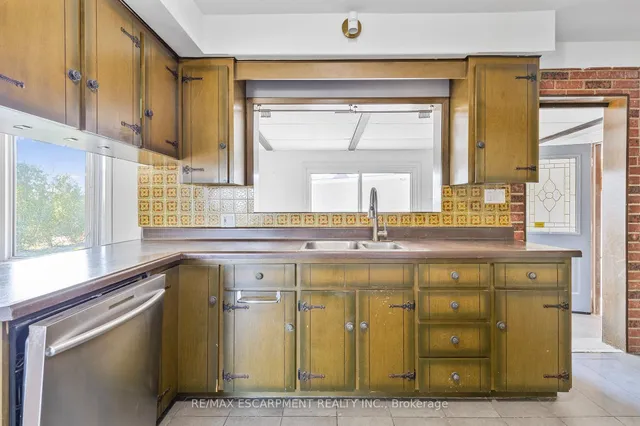 Additional image 9 of 585 Fifth Rd