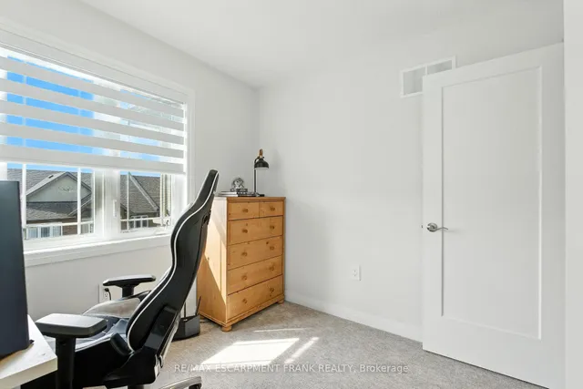 Additional image 40 of 9 Laguna Village Cres