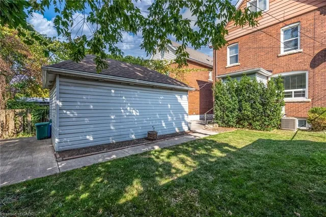 Additional image 45 of 39 Connaught Ave