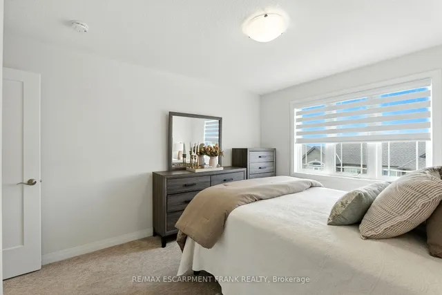 Additional image 33 of 9 Laguna Village Cres