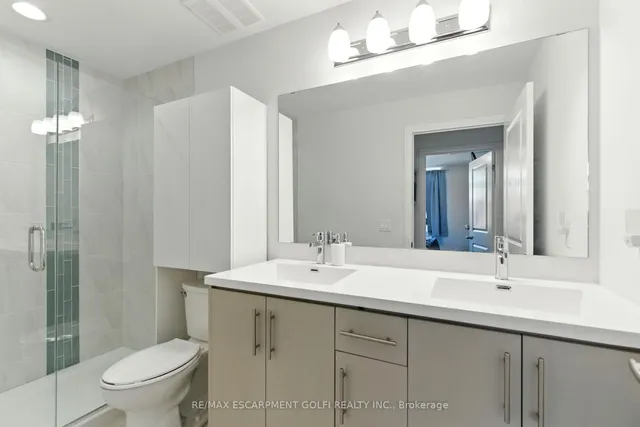 Additional image 11 of 1 Redfern Ave Unit 304