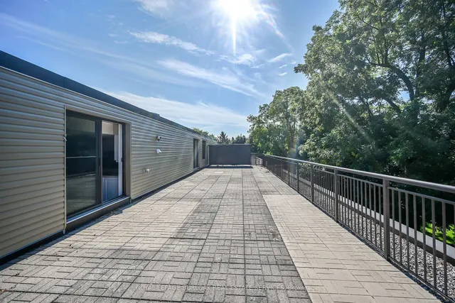 Additional image 35 of 150 Wilson St Unit PH1